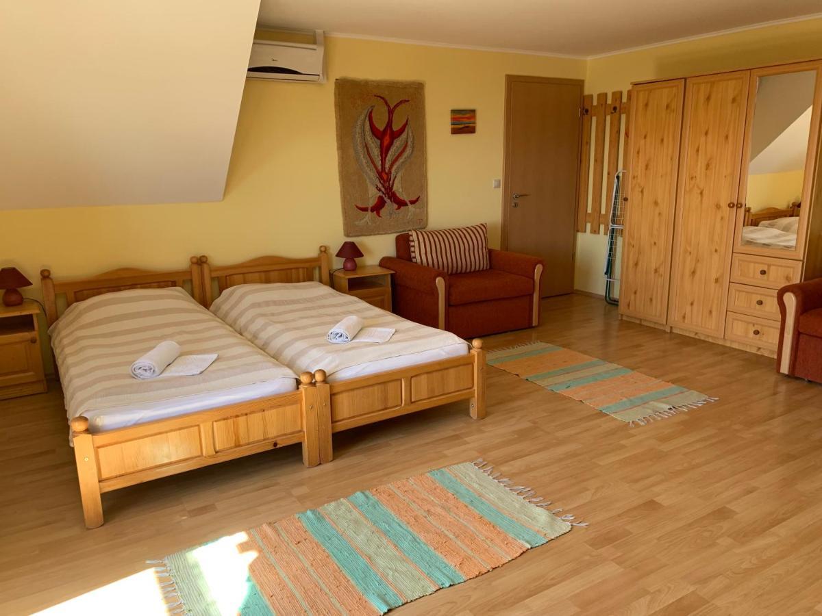 Holidaysport Haus Balatongyörök Eksteriør billede