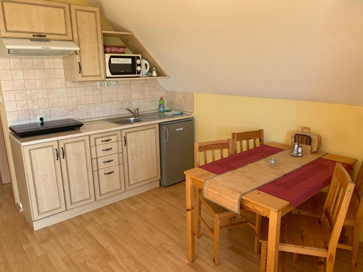 Holidaysport Haus Balatongyörök Eksteriør billede