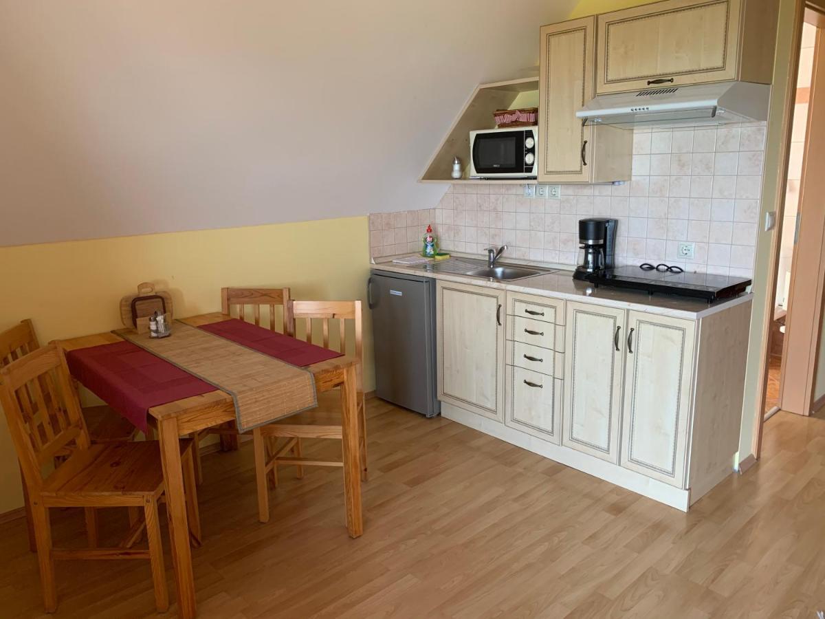 Holidaysport Haus Balatongyörök Eksteriør billede