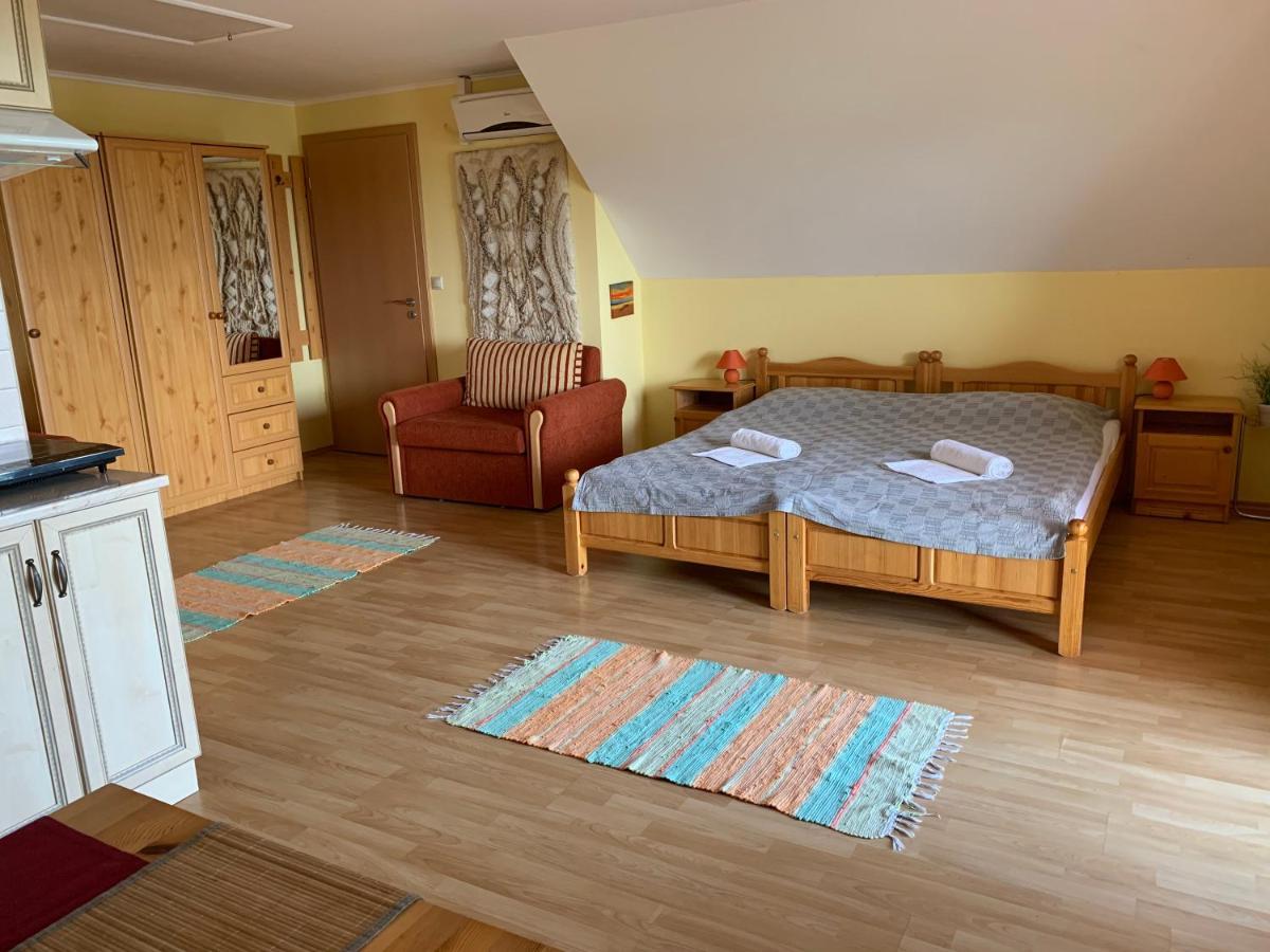 Holidaysport Haus Balatongyörök Eksteriør billede