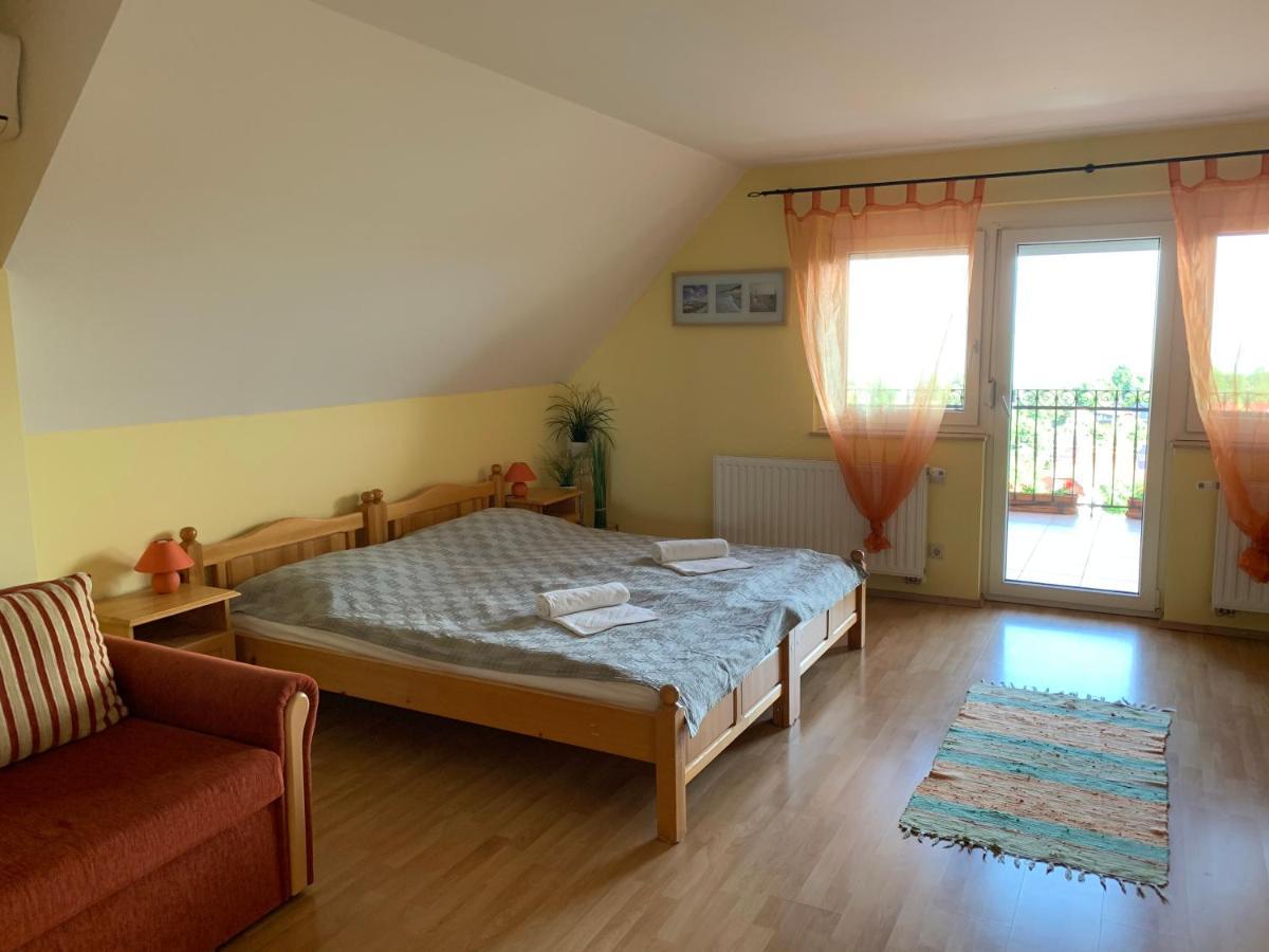 Holidaysport Haus Balatongyörök Eksteriør billede